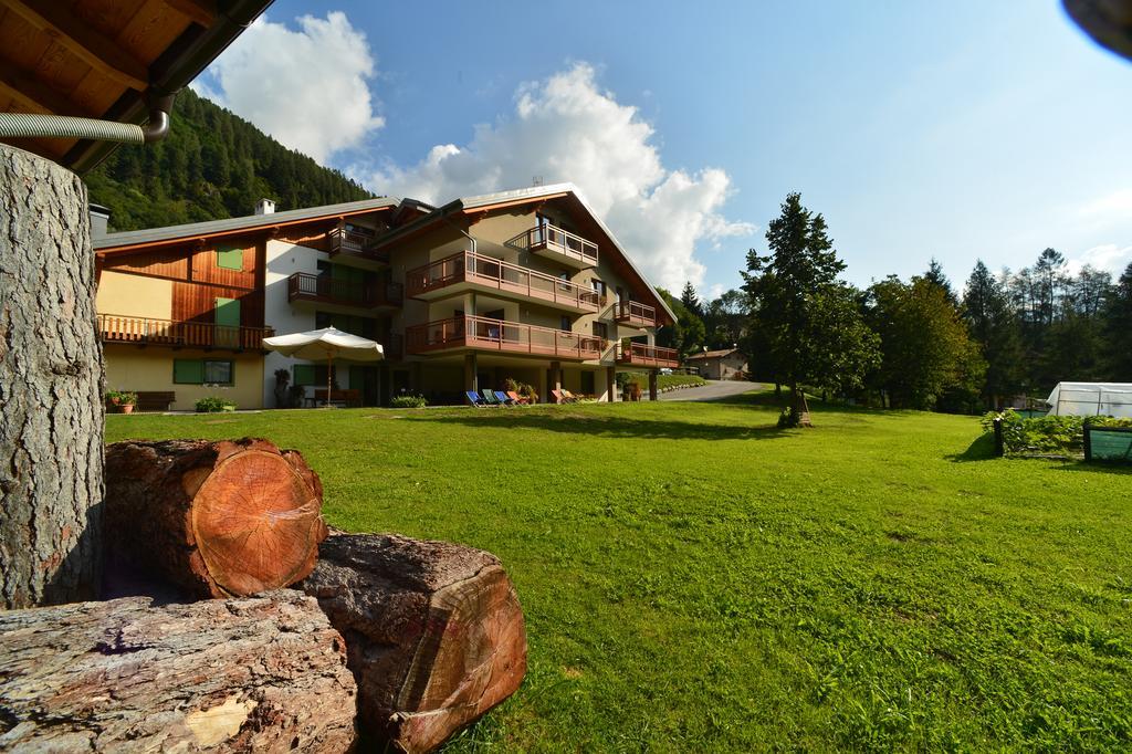 La Casa Al Noce Aparthotel Mezzana  Εξωτερικό φωτογραφία