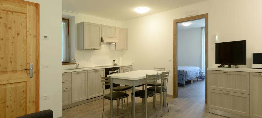 La Casa Al Noce Aparthotel Mezzana  Δωμάτιο φωτογραφία