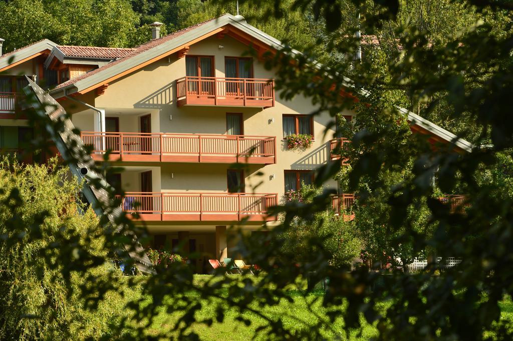 La Casa Al Noce Aparthotel Mezzana  Εξωτερικό φωτογραφία